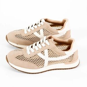 DV DOLCE VITA JOQUE Mesh Sneakers 8.5 NWOB